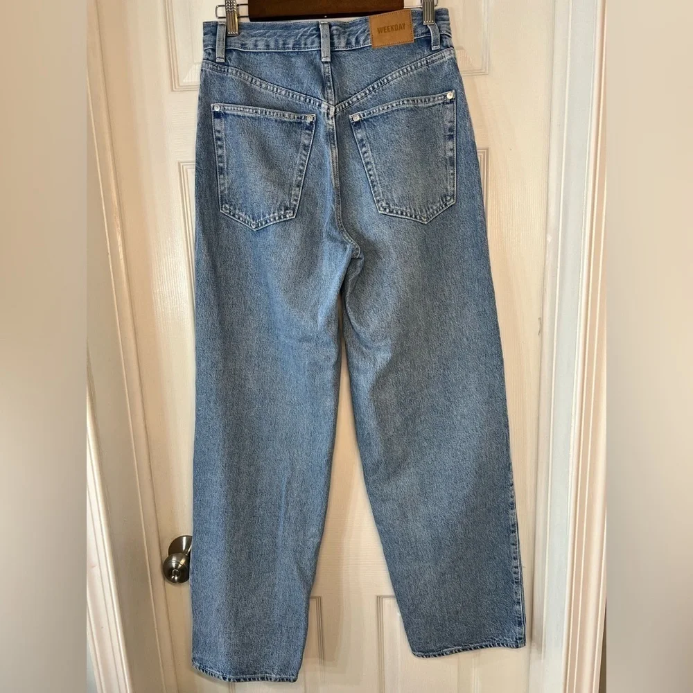 Weekday Women's Light Blue Jeans‎ Size 27
